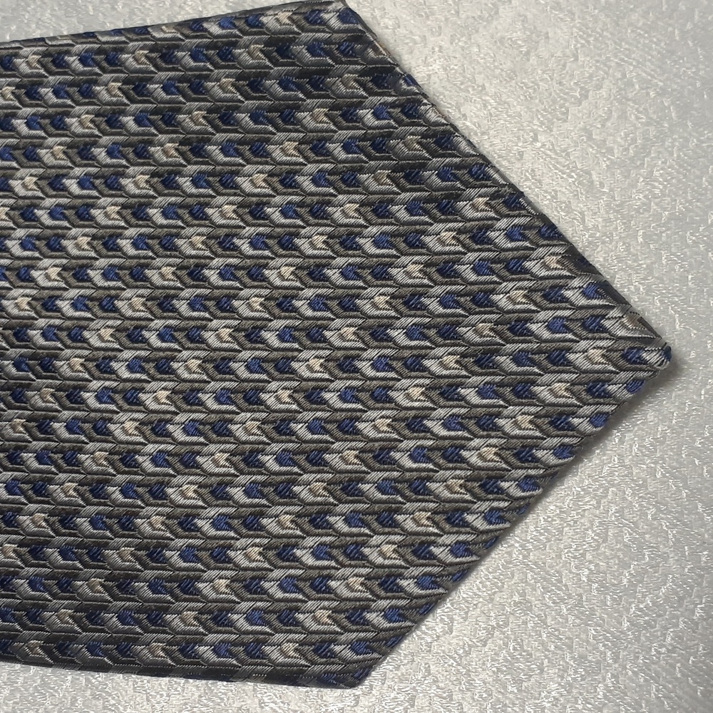 Geoffrey Beene Men Silk Classic Patterned Silk Tie in Navy and Gray